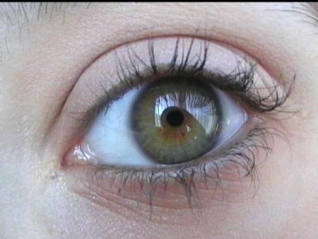 voila la couleur de mais yeux (set vraiment mon oeil)